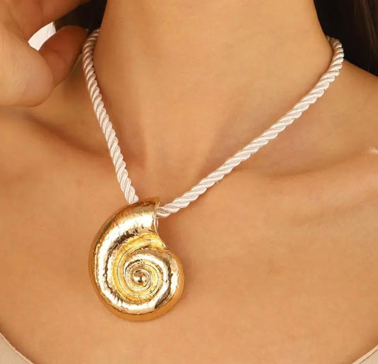 Summer Shell necklace