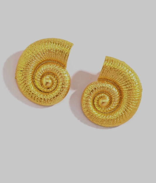 Summer Shell earring